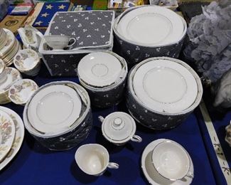 Pickard Brocade Dish set