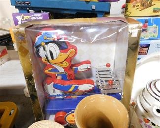 Donald duck pull toy