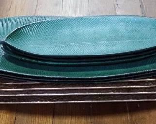 Melrose International Palm Leaf Trays, 16" & 24", Qty 6, And Brass Toned Centerpiece Trays, 15", 22" & 27", Qty 4