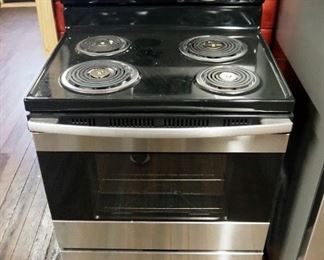 Amana Electric 4 Burner Oven, Model ACR4303MFS7, Powers On, 46" x 30" x 27"