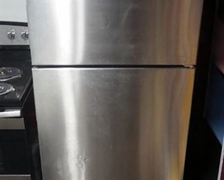 Amana Stainless Steel 2 Door Refrigerator Freezer, Model ART308FFDM10, Powers On, 66" x 30" x 31"