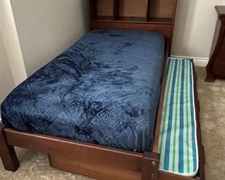 Twin with trundle and bookshelf : 2 mattresses 