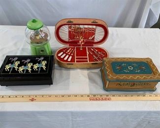 Jewelry And Cosmetic Music Boxes