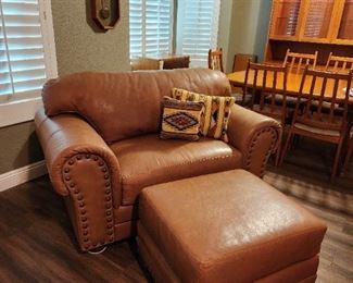 Winchester Leather Chair & 1/2 Chino Astoria 135