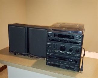 Stereo with 3 disk cds player and speakers