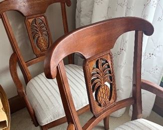 4 Dining Chairs w/Pineapple Back