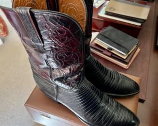 Tony Llama cowboy boots 