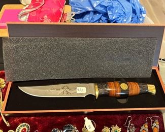 Hunting knife