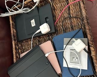 Samsung tablets, Apple I pad