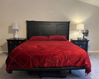 Cali King/King adjustable bedroom suite 