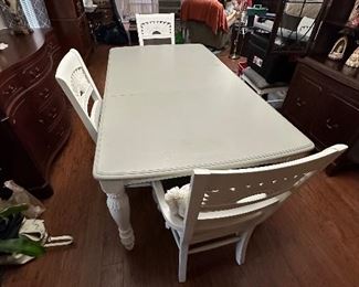 White-washed Beautiful Dining Room Table w/ 6 Chairs and Leaf (photographed in table)