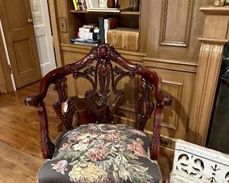 Georgian mahogany carved corner chair
