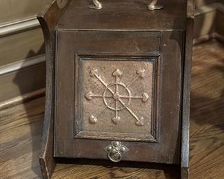Antique American folk art Victorian kindling coal box in excellent condition and copper patina 