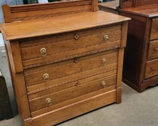 chest of drawers 