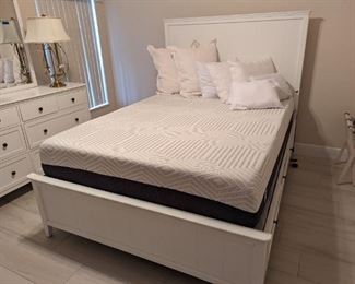 Queen size bed w/under bed storage drawers and memory foam mattress