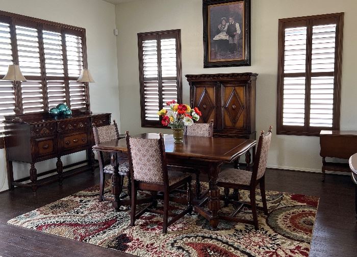 Stunning Hespeler Furniture Co , Vintage/Antique English Revival Gothic Jacobean Dining Room