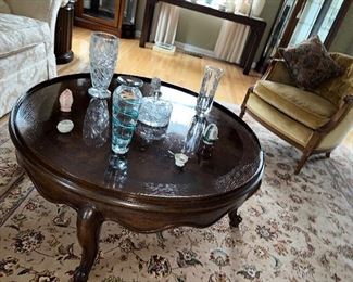 Nice sized Coffee Table, no wear just reflections $145