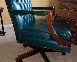 Classic Leather LEATHERCRAFT Office Chair, perfect condition