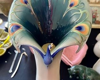 Franz luminescence, peacock splendor, porcelain sculpted vase, new in box with certificates