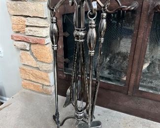 Fireplace utensil set