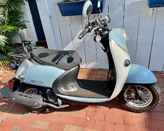 2022 Bintelli Scooter