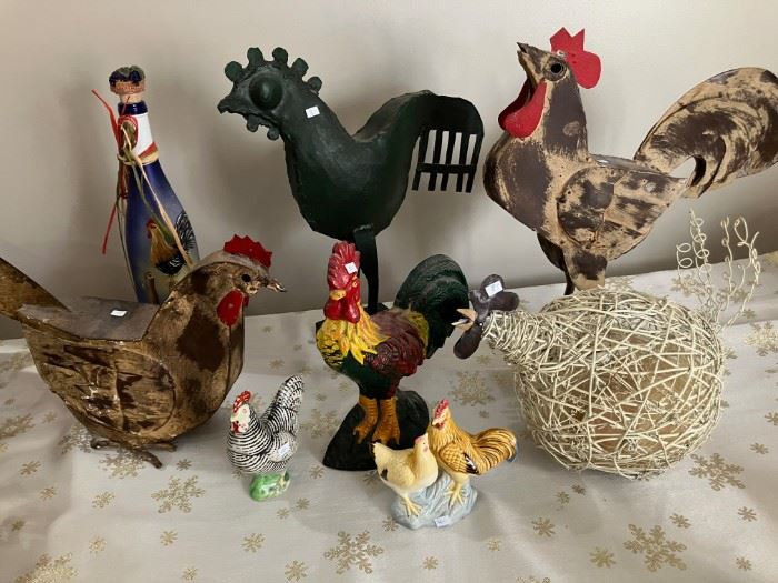 Rooster and chicken decor items