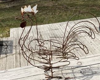 Large wire chicken