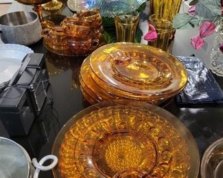 Amber dishes