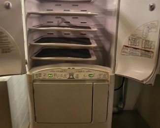 Dryer with drying rack electric 2 years old 