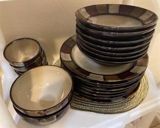 pfaltzgraff   set dishes 