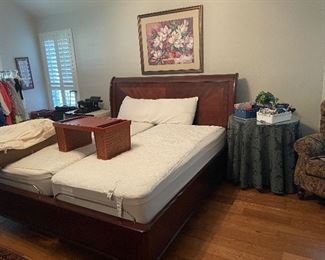 split king- motorized base- w/ remotes 