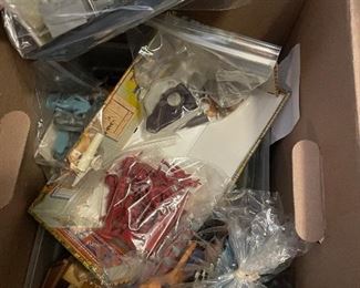 1960's fort apache set- w/ lots of extras    whole box full 