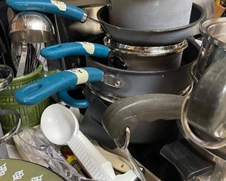 rachel ray - cookware- revere- corning - t-fal= pyrex - caphalon-   we  have a kitchen full !!