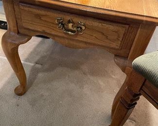 solid oak end /side table 