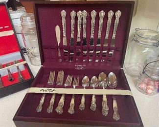 have a few sets of quality flatware  w/ cases 