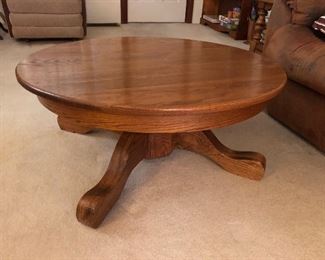 Round Oak Coffee Table-excellent condition 