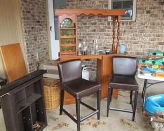 MID-CENTURY BAR & BAR STOOLS