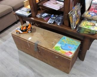 ANTIQUE WOODEN STORAGE BOX