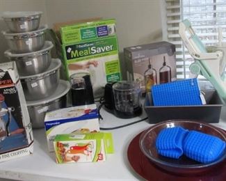 LOTS OF CUTE AND USEFUL KITCHEN ITEMS, BARELY USED. 