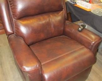 LEATHER RECLINING LIFT CHAIR