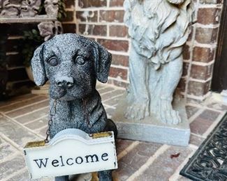 Garden art, 
yard art 
concrete dog statues