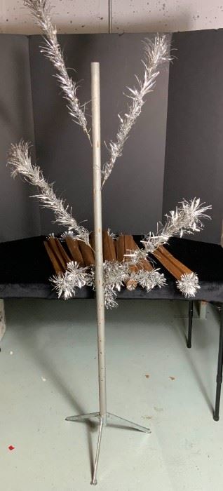 Aluminum Tinsel Christmas Tree