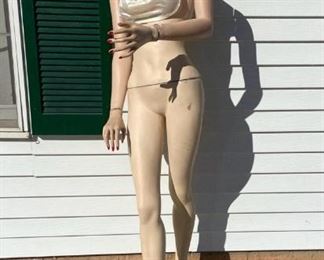 Mannequin #2