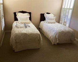 2 - Twin Beds 