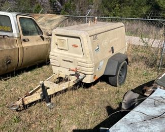Doosan P185 WJD Ingersoll Rand air compressor w/4400 hours-runs!       $6,000 obo