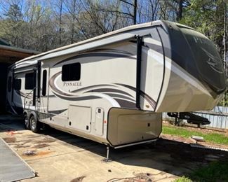 2020 Jayco Pinnacle 36FBTS, bought new end of 2020-parked and never travelled.  $70,000 obo