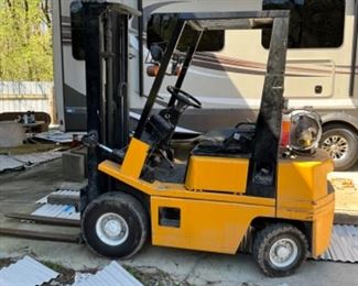 Nissan 3450lb fork lift. $3,500