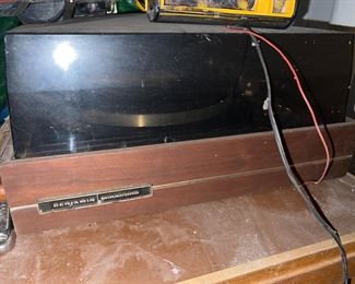 Bengamine miracord record player