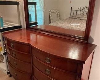 16	$275 	
Guest room mahogany dresser & mirror 