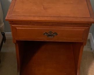 $75 
Side night stand wood with single drawer 18Wx15Dx26T